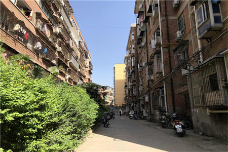 明诚园国税小区3室2厅2卫140㎡